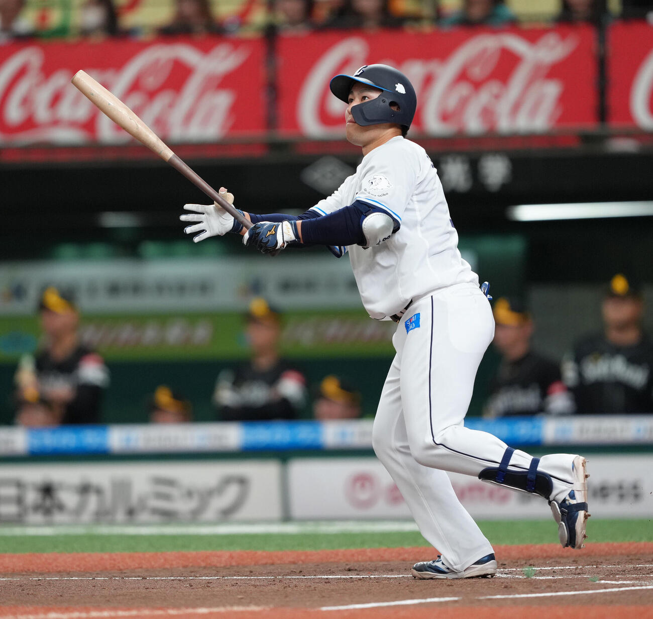 西武対ソフトバンク　2回裏西武1死満塁、渡部聖弥は左越え満塁本塁打を放つ（撮影・足立雅史）