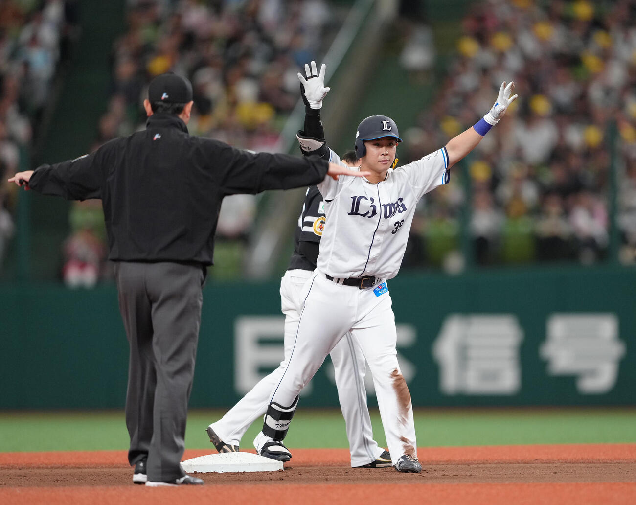 西武対ソフトバンク　2回裏西武1死、平沢大河は二塁打を放つ（撮影・足立雅史）