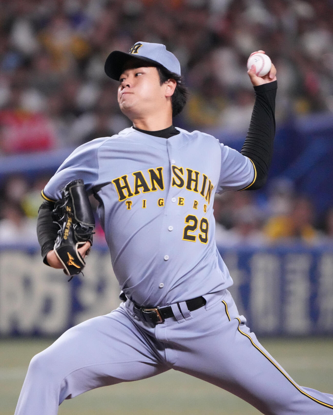 中日対阪神　1回裏、登板する阪神先発の高橋遥人（撮影・森本幸一）