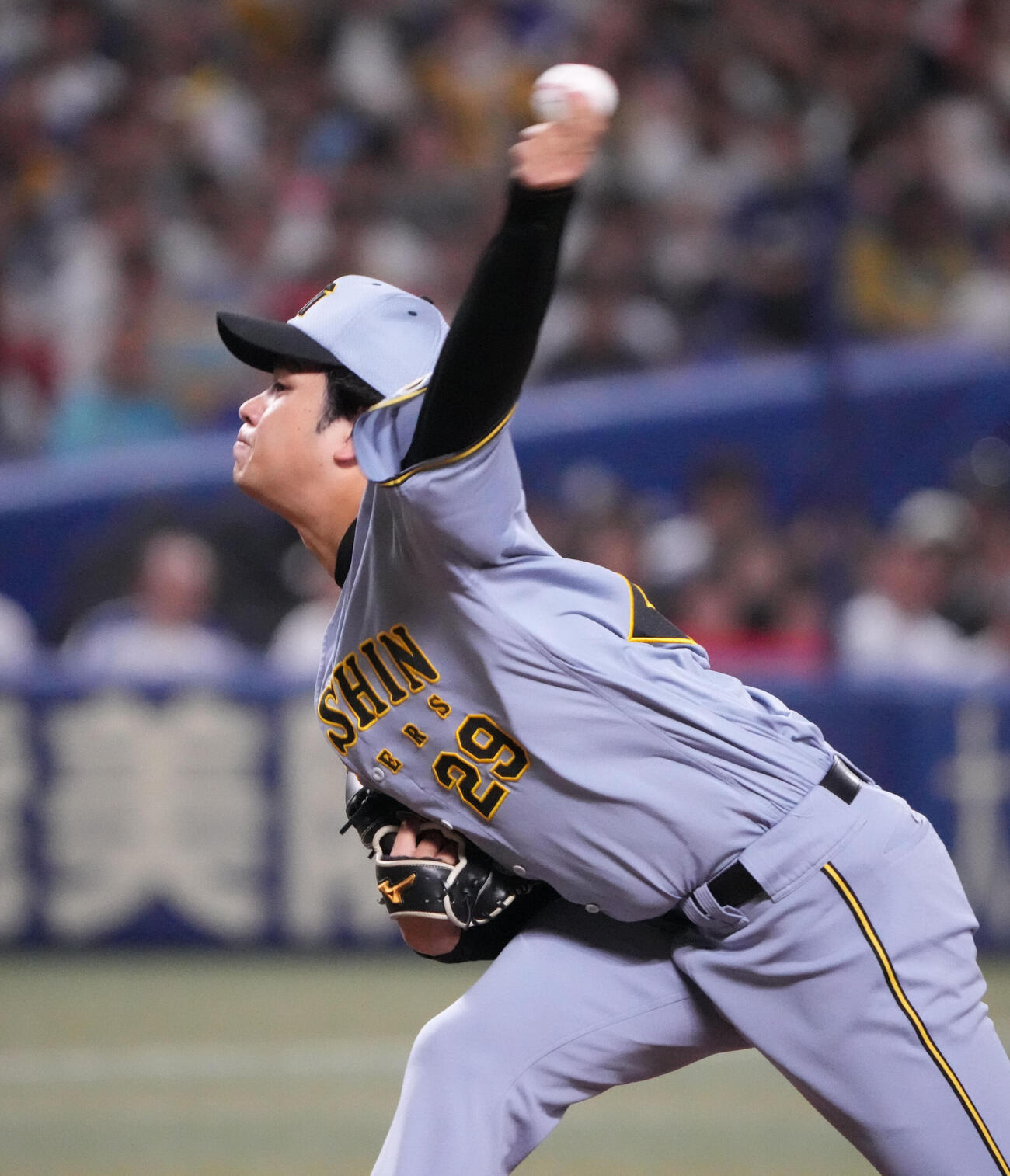 中日対阪神　1回裏、登板する阪神先発の高橋遥人（撮影・森本幸一）