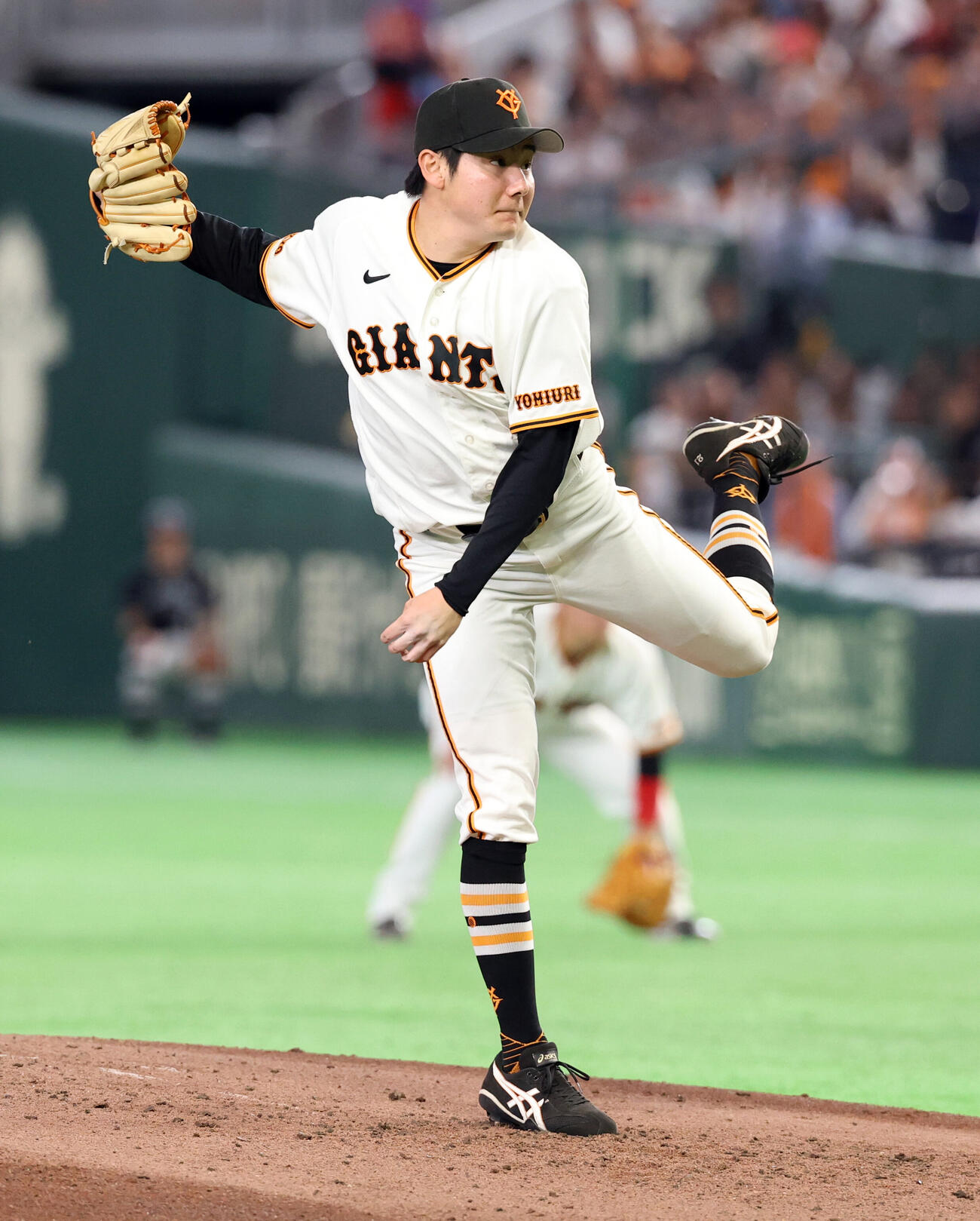 巨人対ヤクルト　力投する巨人先発の竹丸和幸　（撮影・浅見桂子）