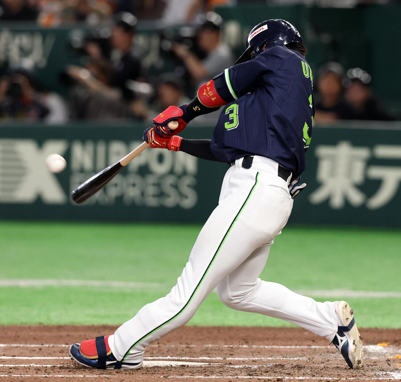 巨人対ヤクルト　6回表ヤクルト1死、内山壮真はソロ本塁打を放つ　（撮影・浅見桂子）