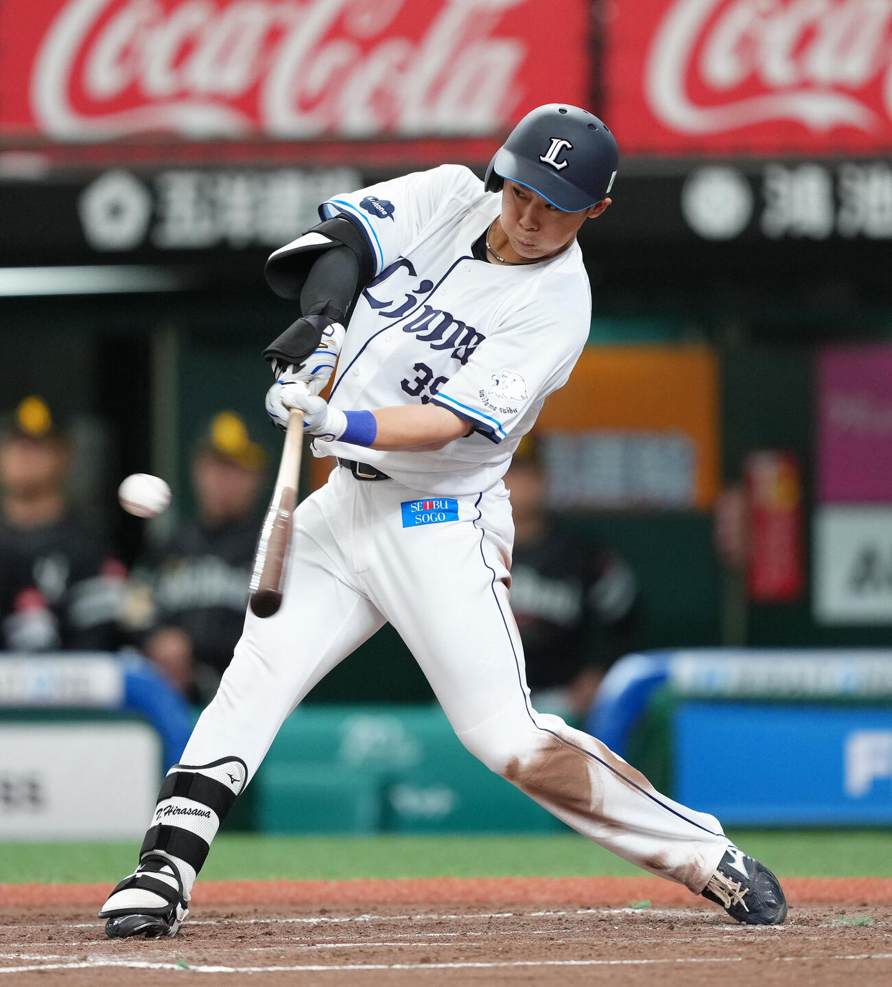 西武対ソフトバンク　2回裏西武1死一、三塁、平沢大河は中前適時打を放つ（撮影・足立雅史）