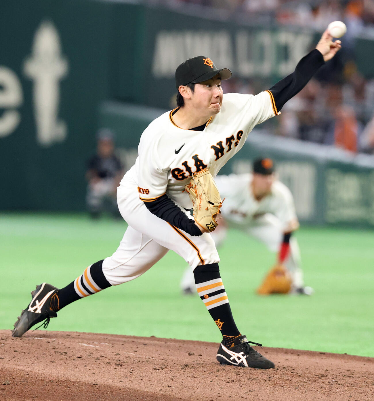 巨人対ヤクルト　力投する巨人先発の竹丸和幸　（撮影・浅見桂子）