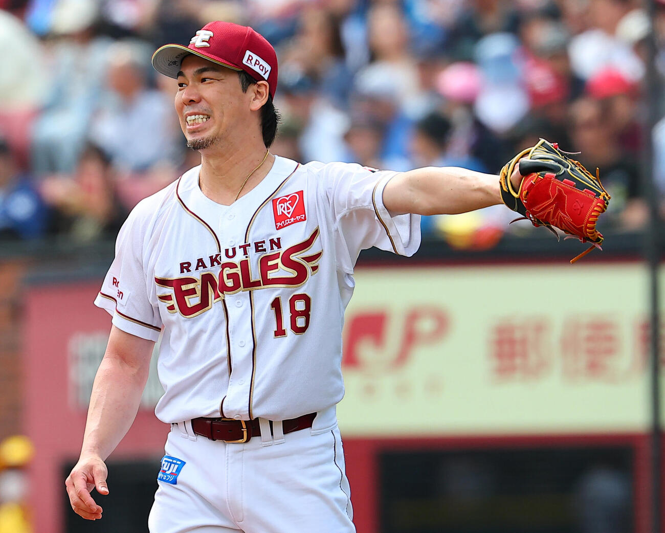 楽天対日本ハム　マウンドで渋い表情を見せる楽天前田健太（撮影・野上伸悟）