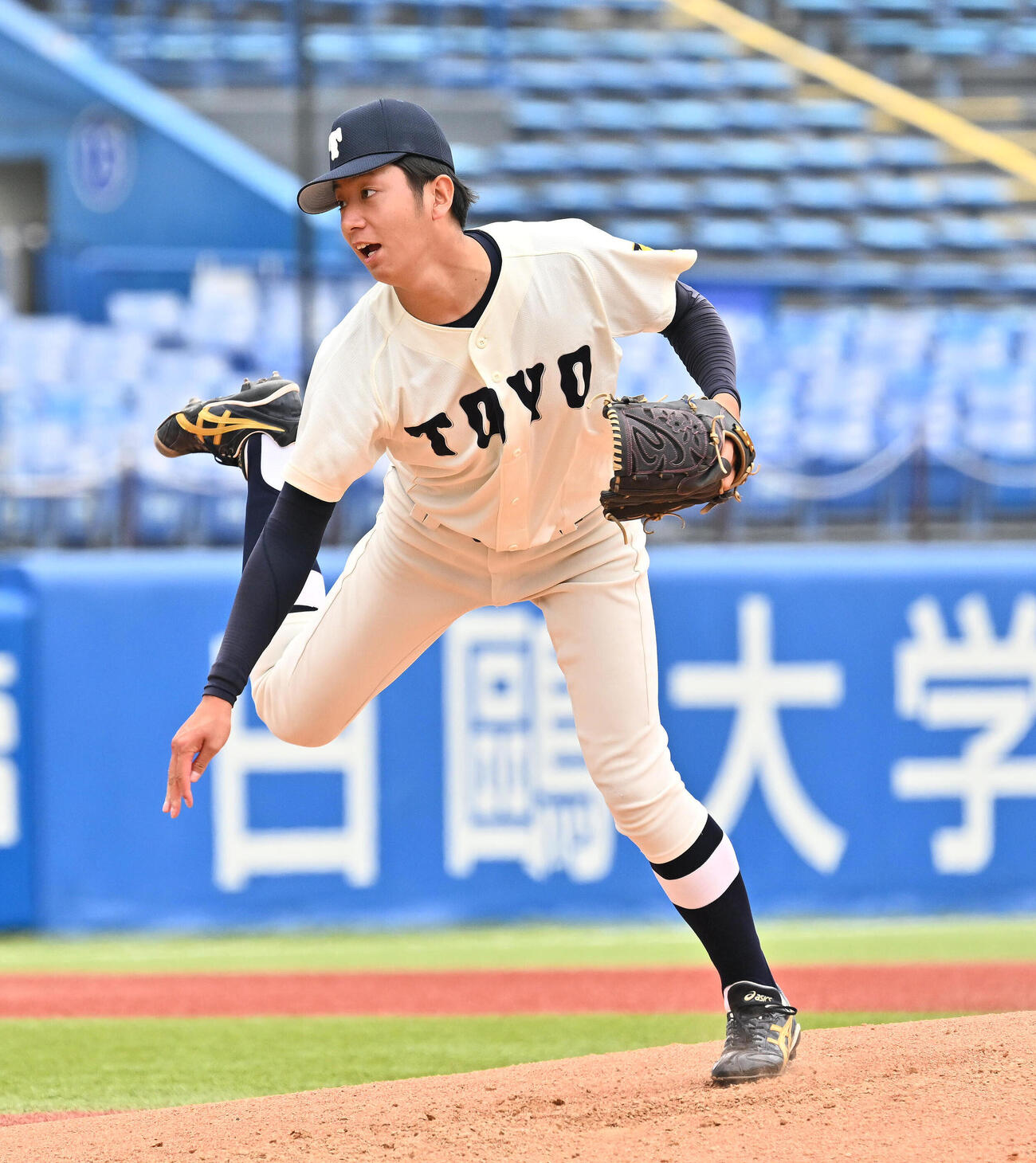 東洋大対青学大　東洋大先発の石沢順平（撮影・滝沢徹郎）
