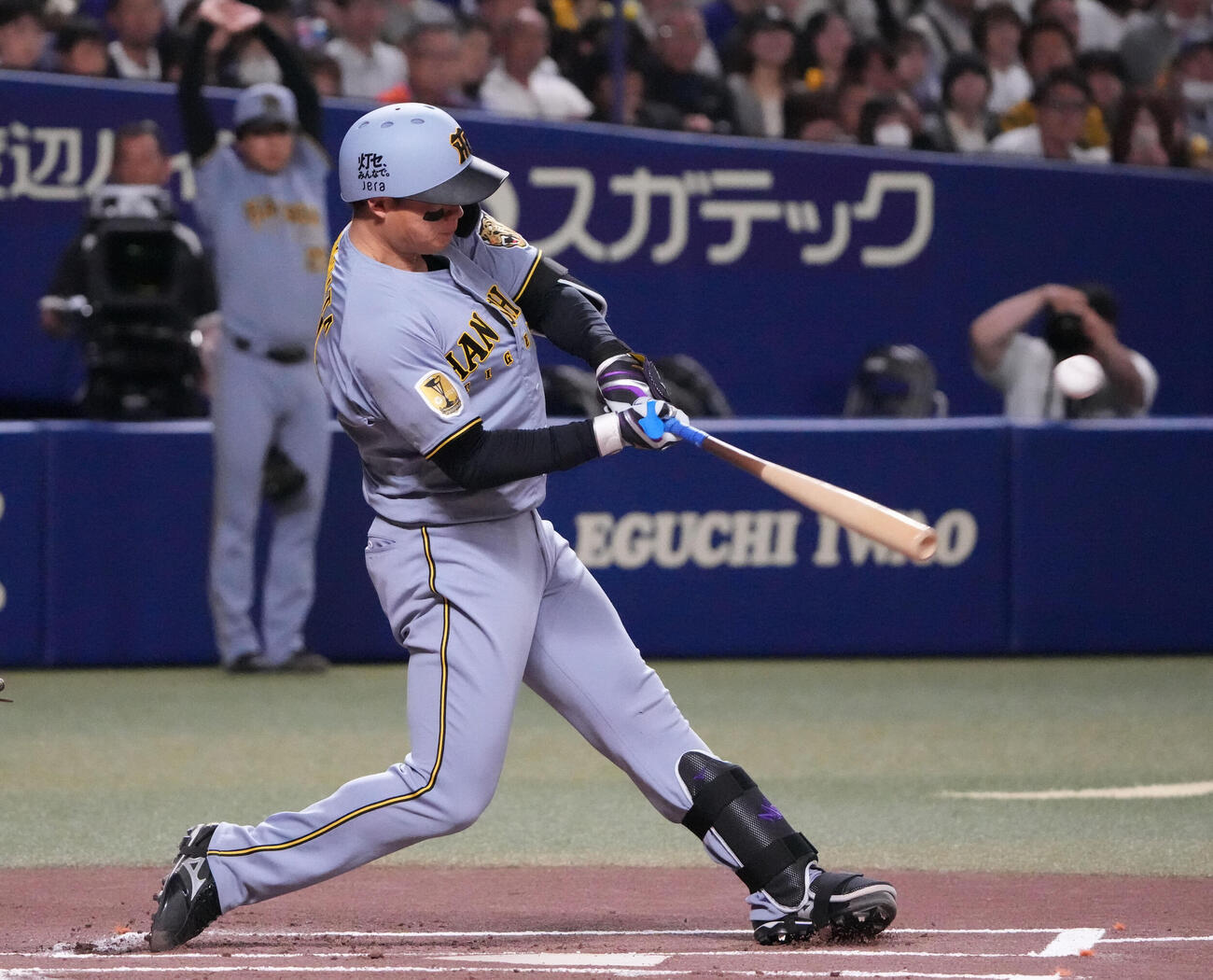 中日対阪神　1回表阪神1死一塁、安打を放つ森下翔太（撮影・森本幸一）