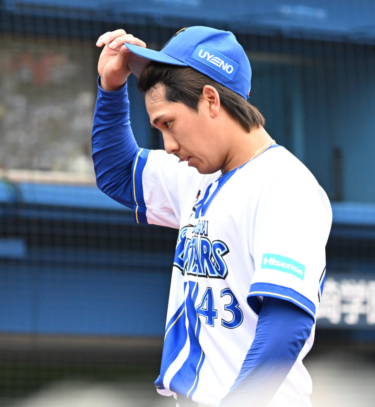 DeNA対広島　5回途中、8安打8失点で降板したDeNA深沢鳳介（撮影・千葉一成）