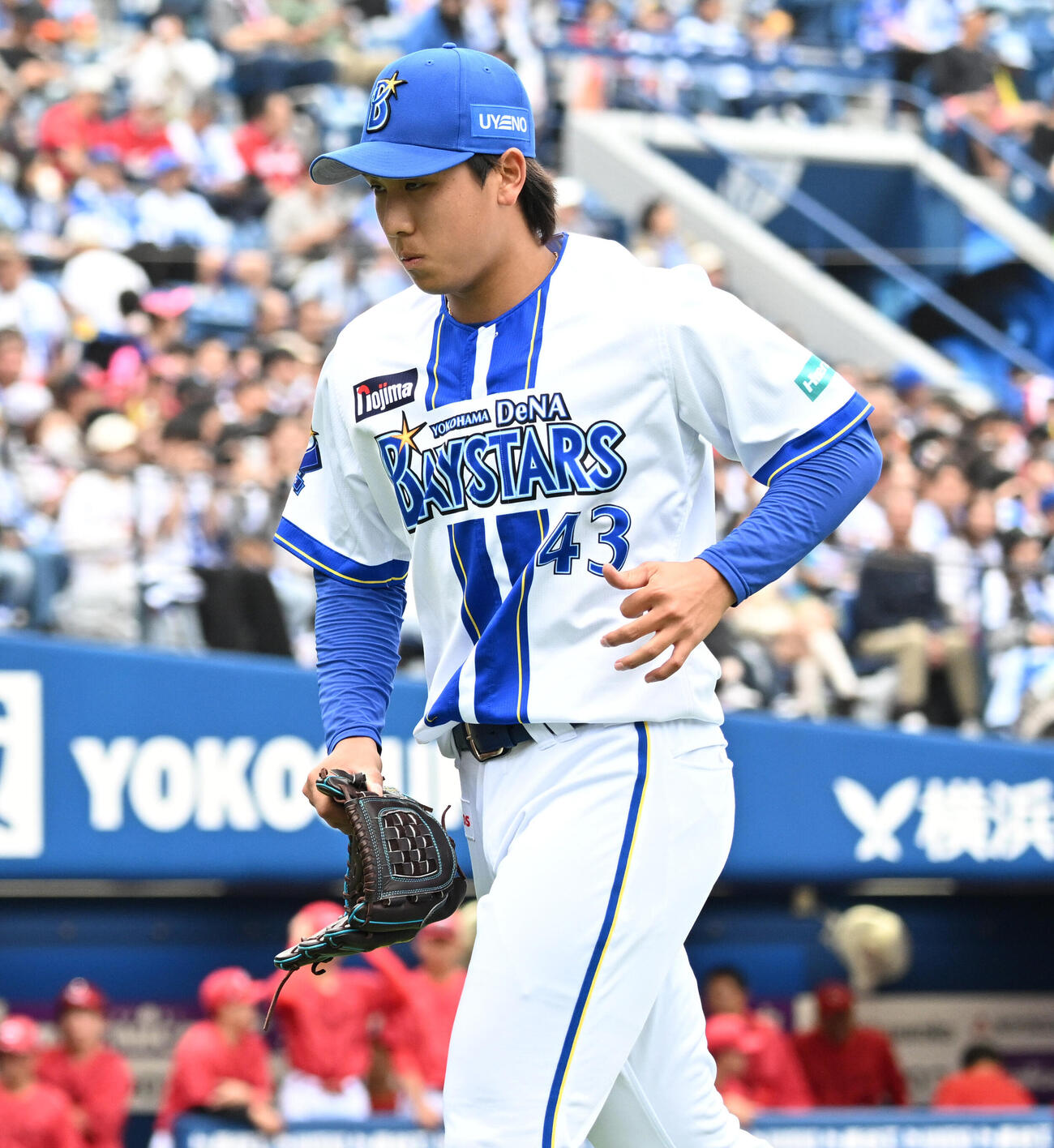 DeNA対広島　5回途中、8安打8失点で降板したDeNA深沢鳳介（撮影・千葉一成）