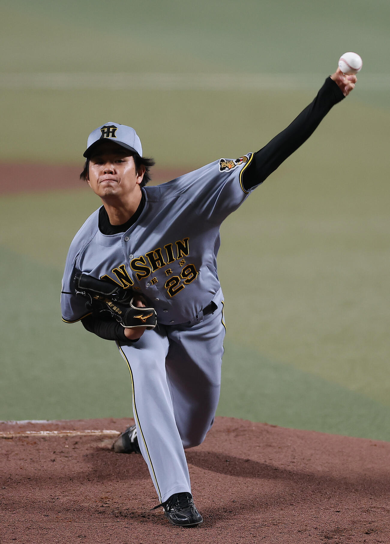 中日対阪神　力投する阪神先発の高橋遥人（撮影・前田充）