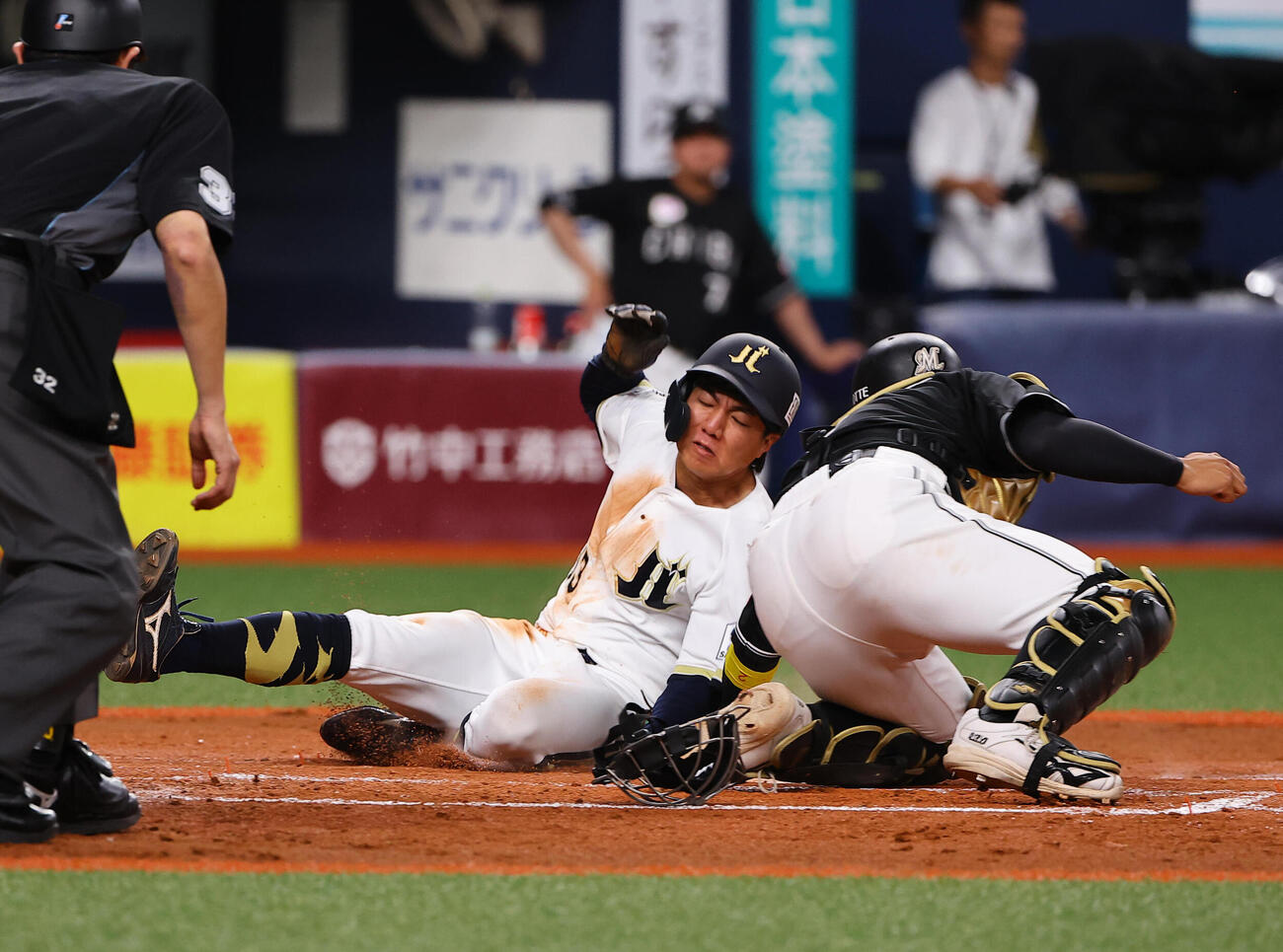 オリックス対ロッテ　2回裏オリックス1死二、三塁、宜保翔は野口智哉の先制2点適時打で生還する（撮影・上田博志）