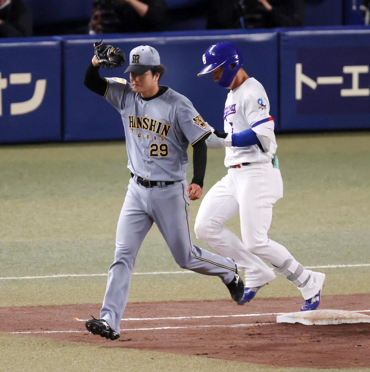 中日対阪神　9回裏中日2死、高橋遥人は福永裕基を一ゴロに仕留める（撮影・加藤哉）