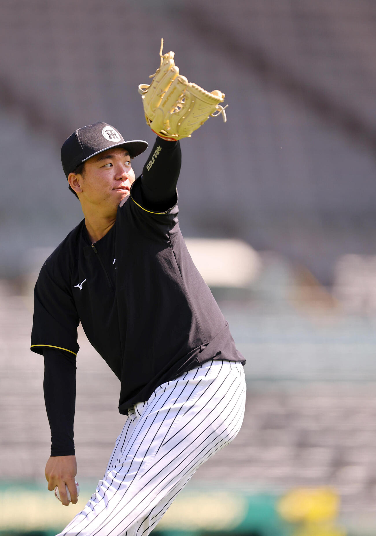 キャッチボールをする阪神村上頌樹（撮影・上田博志）