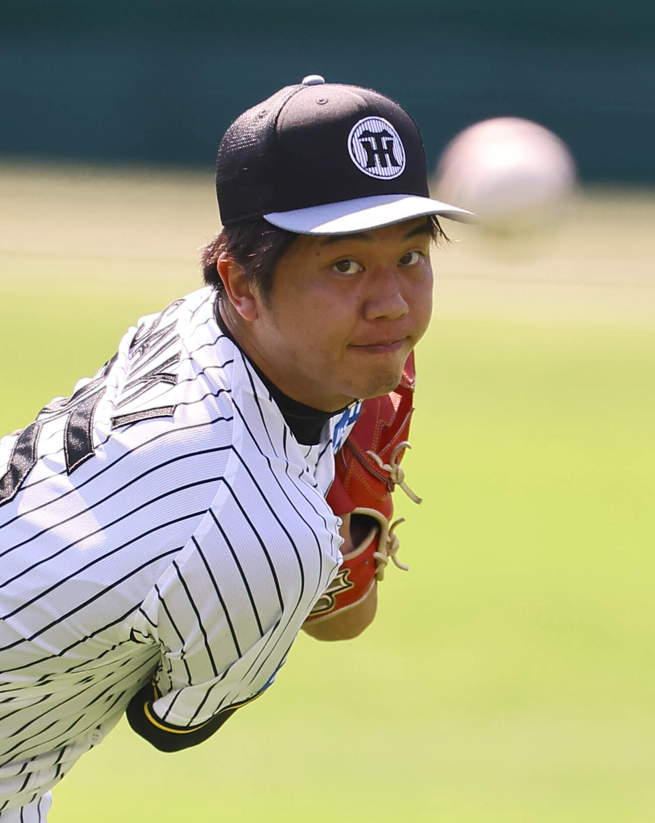 キャッチボールをする阪神才木浩人（撮影・上田博志）