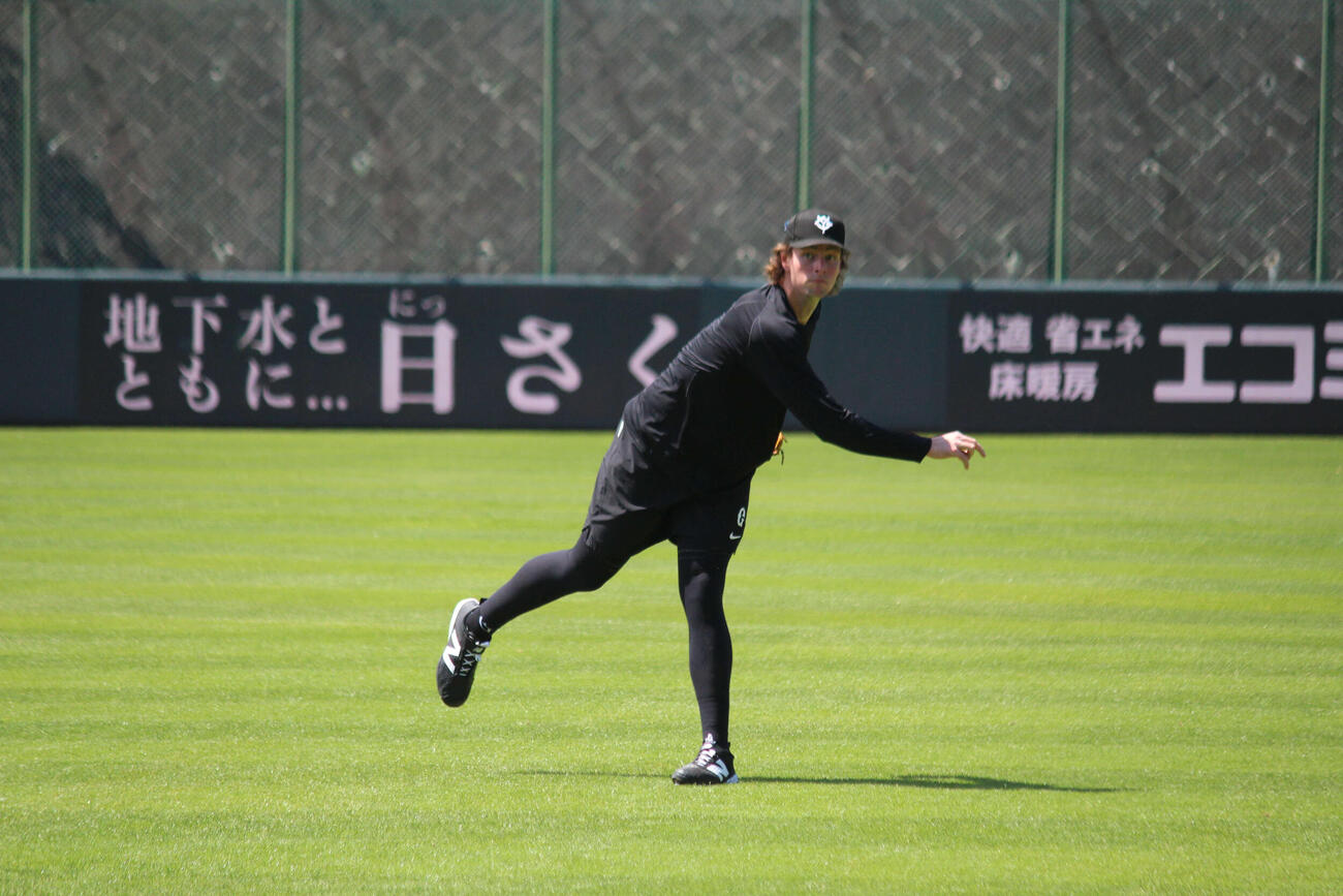 巨人フォレスト・ウィットリー投手（28）が8日中日戦（バンテリン）へ向けて調整