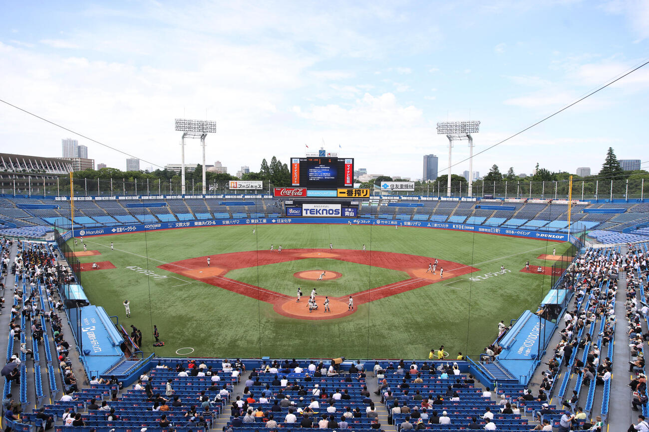 神宮球場（2025年6月撮影）