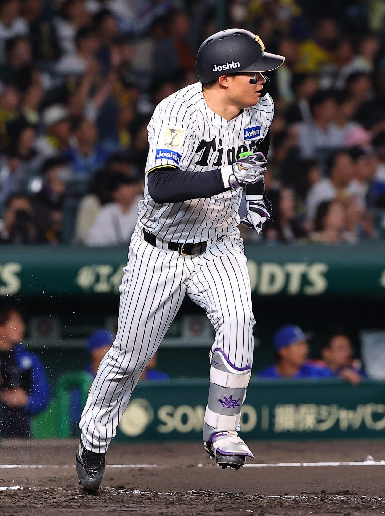 阪神対DeNA 6回裏阪神無死、森下翔太はソロ本塁打を放つ（撮影・上田博志）