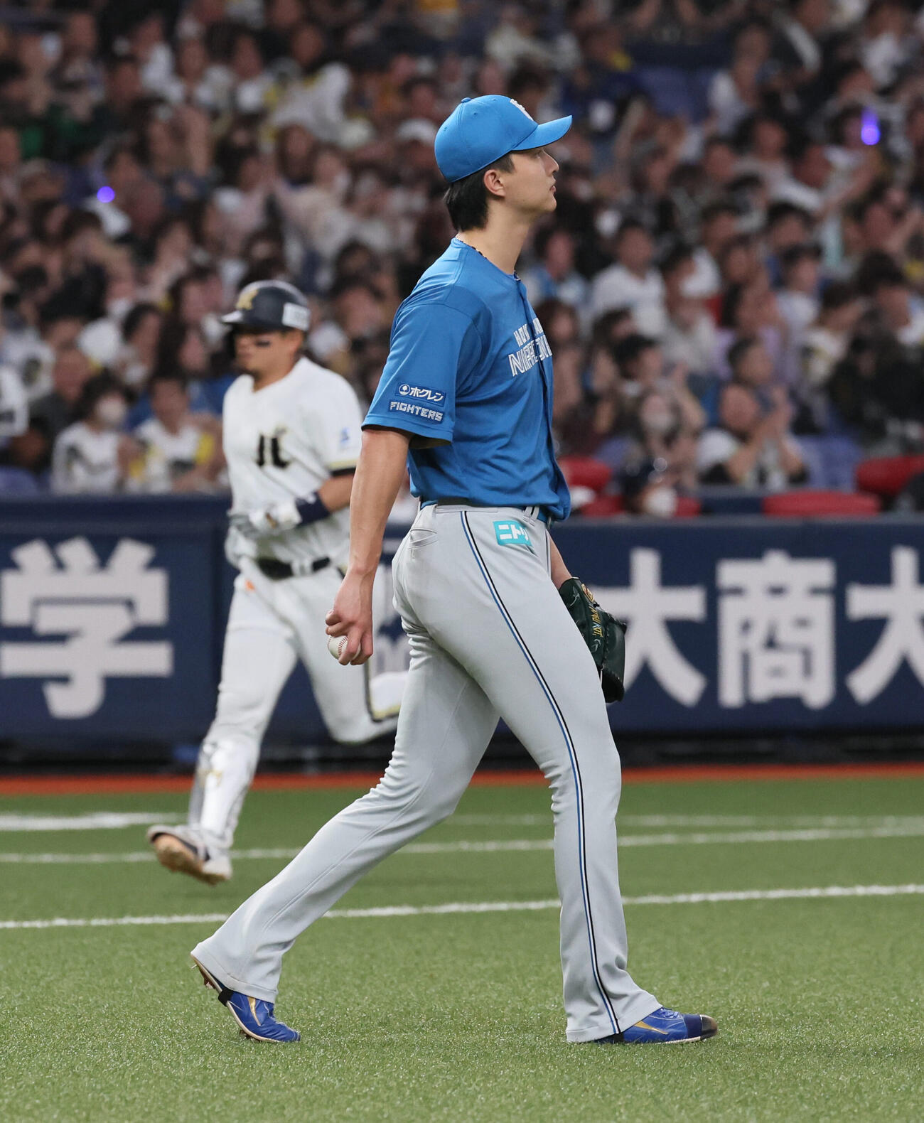 オリックス対日本ハム　4回裏オリックス無死一塁、日本ハム達孝太は森友哉は逆転2点本塁打を浴びる（撮影・宮崎幸一）