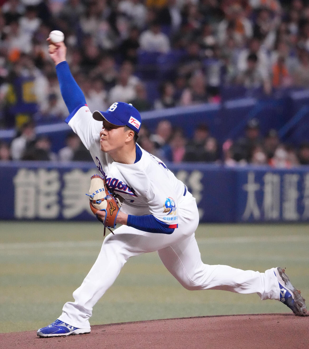中日対巨人　1回表、登板する中日先発の柳裕也（撮影・森本幸一）