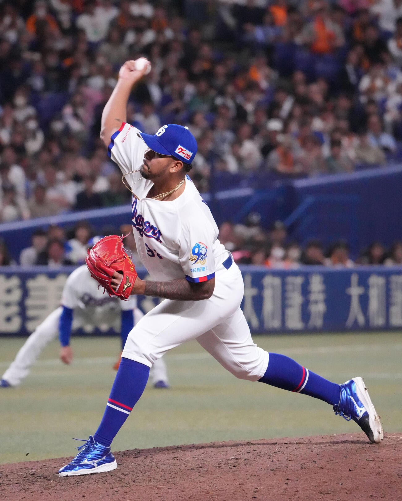 中日対巨人　8回表、中日3番手で登板するウンベルト・メヒア（撮影・森本幸一）