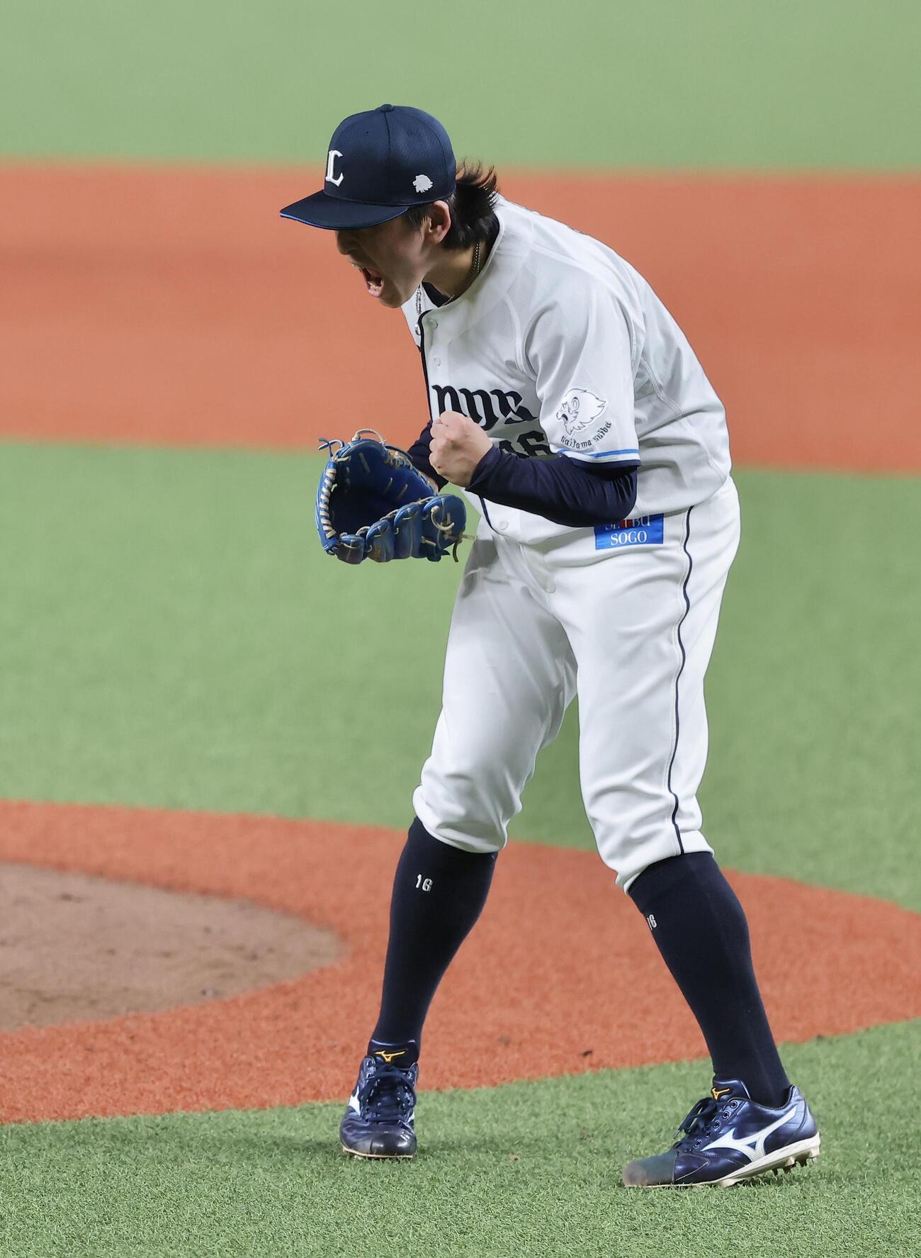 西武対楽天　6回表を抑え雄たけびを上げる隅田知一郎（撮影・河田真司）