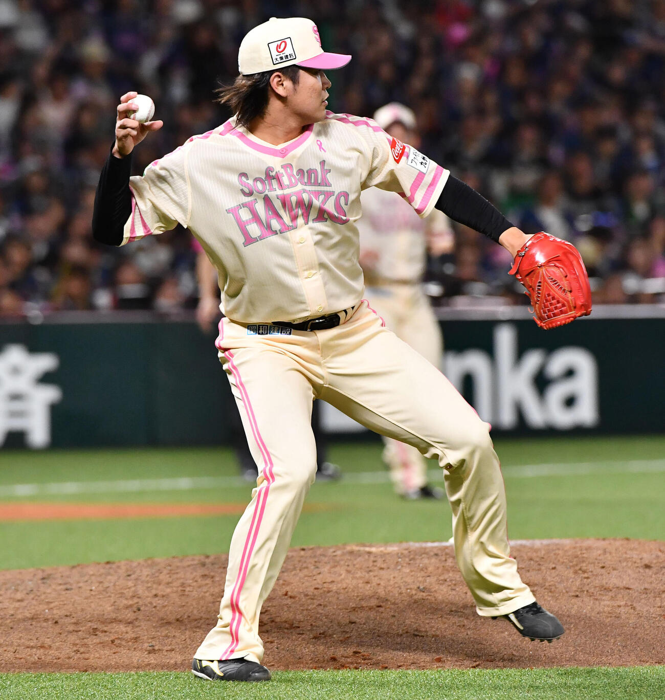 ソフトバンク対ロッテ　7回表ロッテ1死一、二塁、上田希由翔を投ゴロに打ち取り、二塁へ送球する杉山一樹（撮影・岩下翔太）