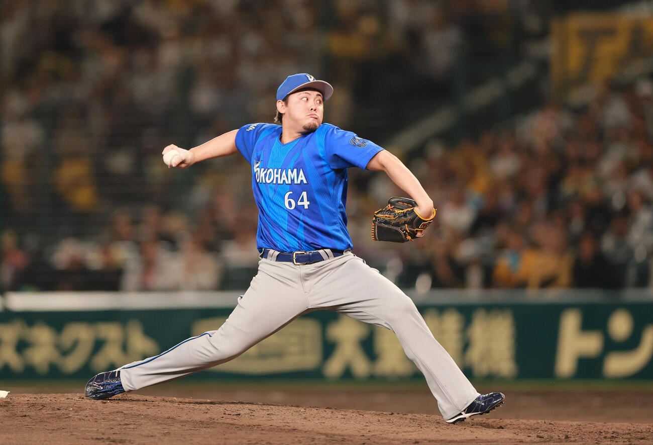 阪神対DeNA 8回裏に登板するDeNA中川虎大（撮影・上山淳一）