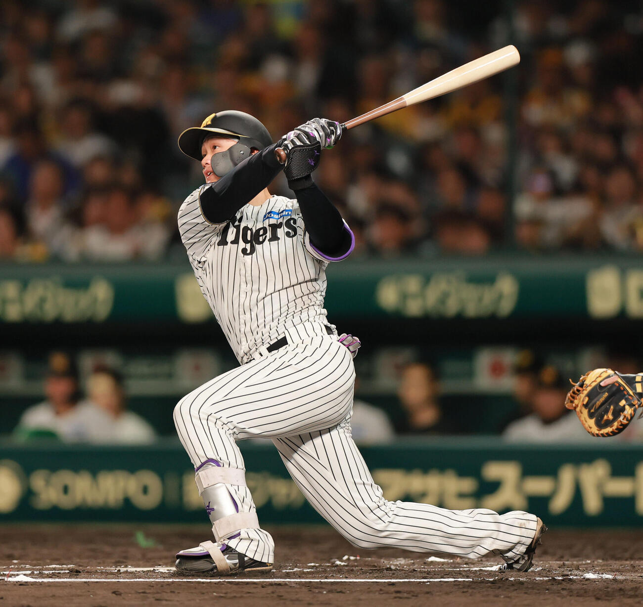 阪神対DeNA 6回裏阪神無死、森下翔太は左越え本塁打を放つ（撮影・上山淳一）