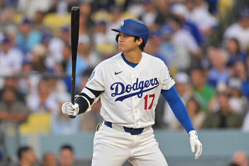 大谷翔平、初回の第１打席は見逃し三振　サイ・ヤング賞左腕の外角低め158キロの直球に