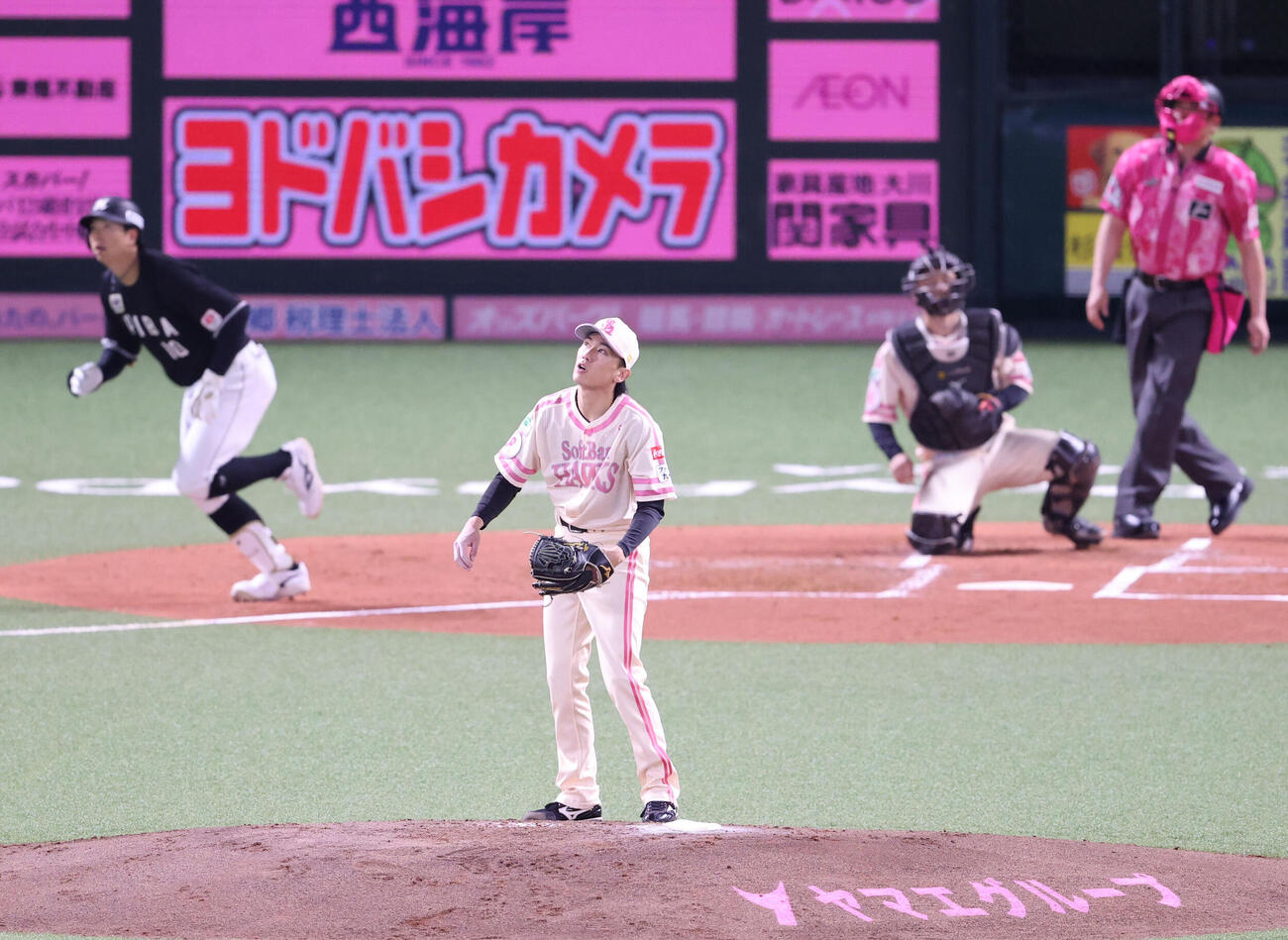 ソフトバンク対ロッテ　2回表ロッテ1死、上田希由翔に右越え先制本塁打を浴びた大津亮介（撮影・梅根麻紀）
