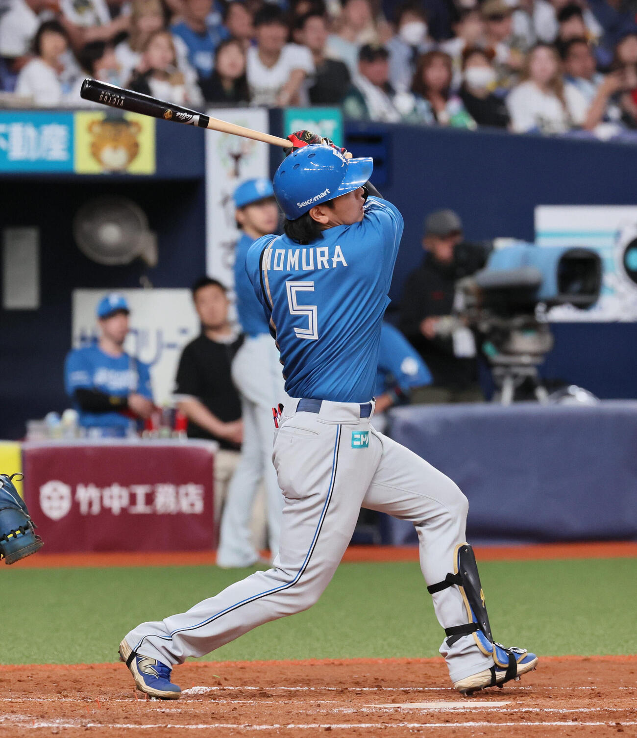 オリックス対日本ハム　5回表日本ハム2死一塁、日本ハム野村佑希は2点本塁打を放つ（撮影・宮崎幸一）