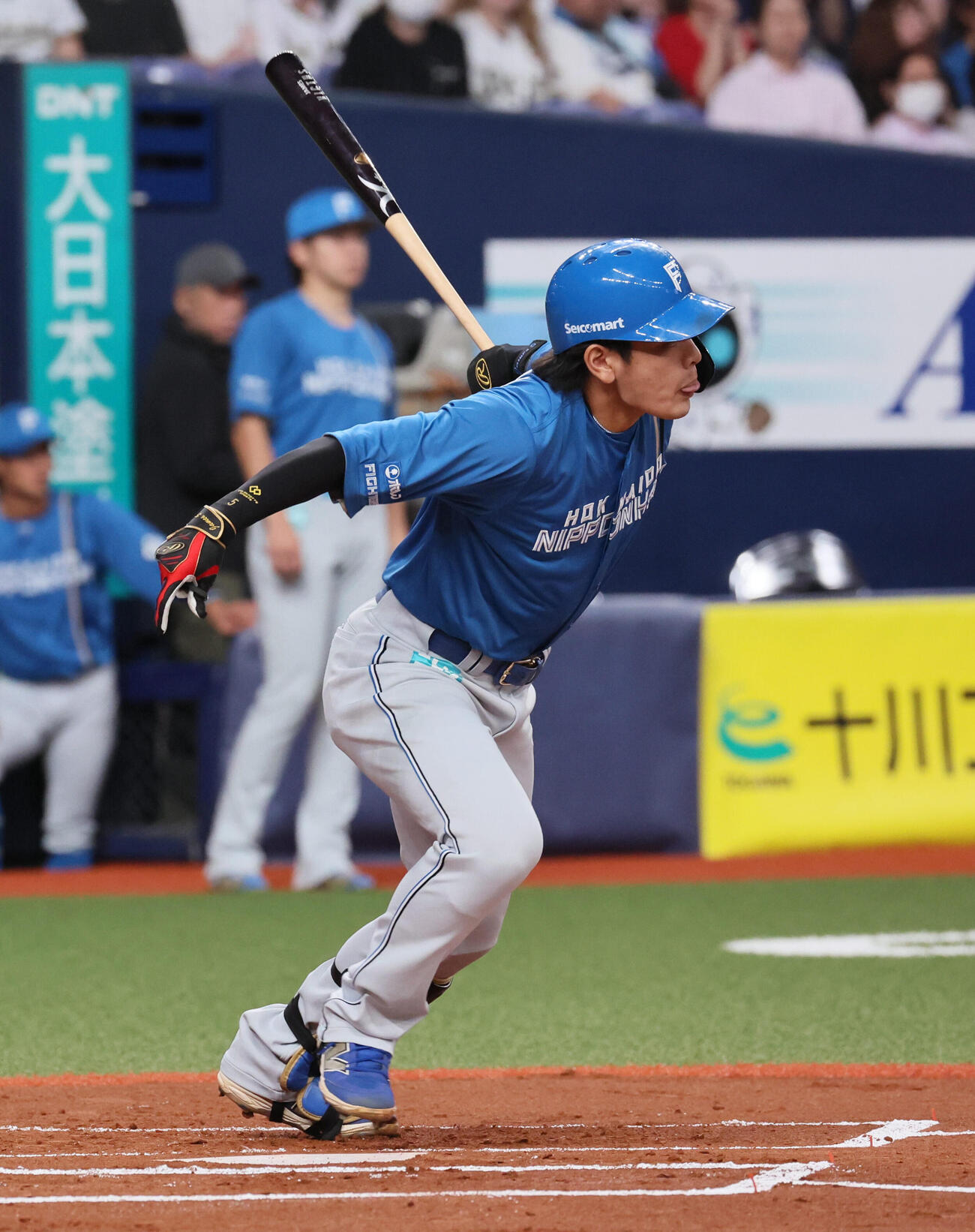 オリックス対日本ハム　1回表日本ハム2死一、二塁、日本ハム野村佑希は先制適時打を放つ（撮影・宮崎幸一）