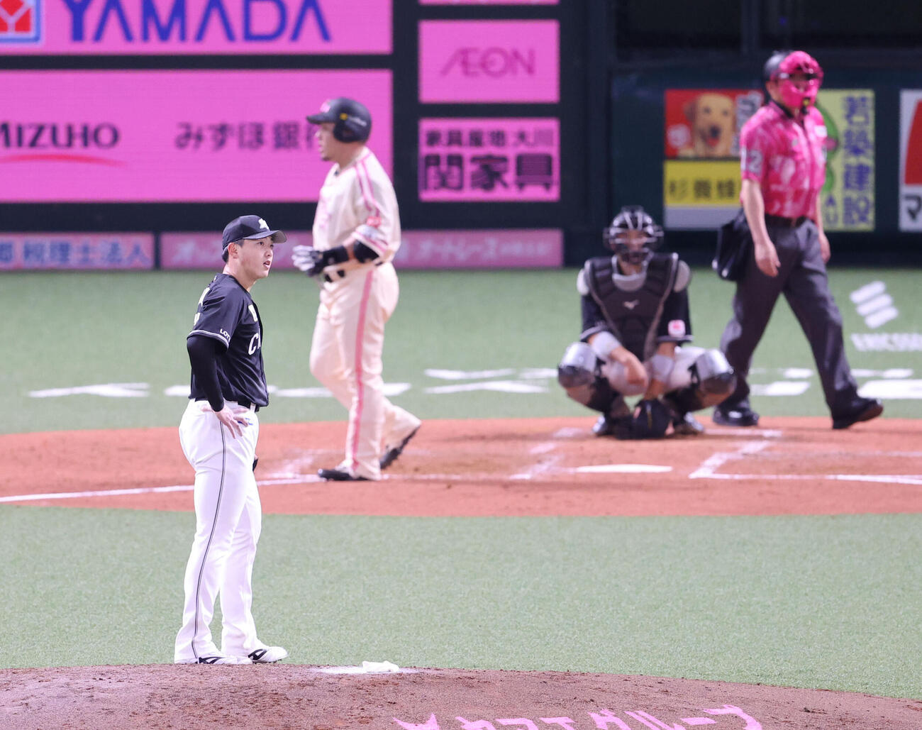 ソフトバンク対ロッテ　4回裏ソフトバンク無死一、二塁、山川穂高に左越え勝ち越し3点本塁打を浴びた田中晴也（撮影・梅根麻紀）＝2026年5月9日
