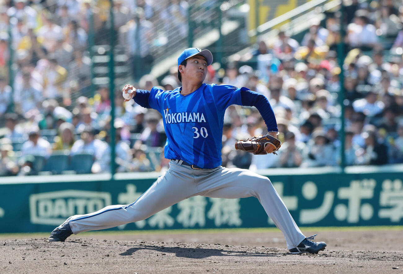 阪神対DeNA　力投するDeNA篠木健太郎（撮影・上山淳一）