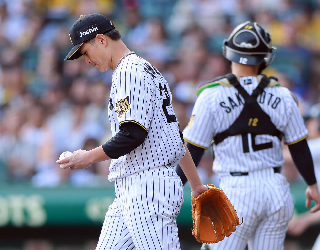 阪神対DeNA 8回表に3点を失う阪神大竹耕太郎（撮影・上山淳一）