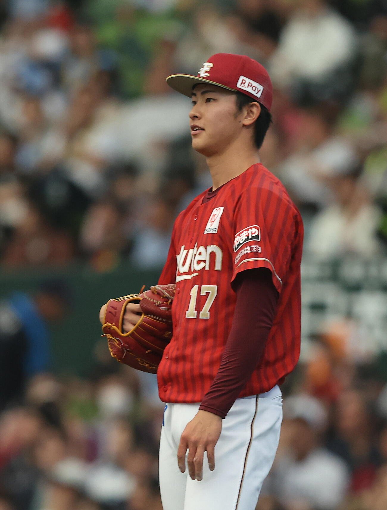 西武対楽天　7回裏西武2死二塁、長谷川信哉に2点本塁打を浴びる古謝樹（撮影・河田真司）