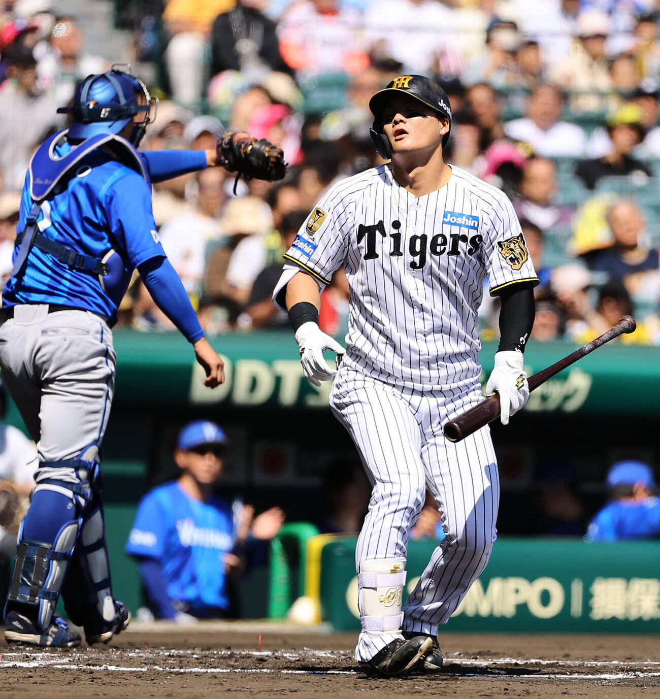 阪神対DeNA 1回裏阪神2死一、二塁、前川右京は三振に倒れる（撮影・上田博志）