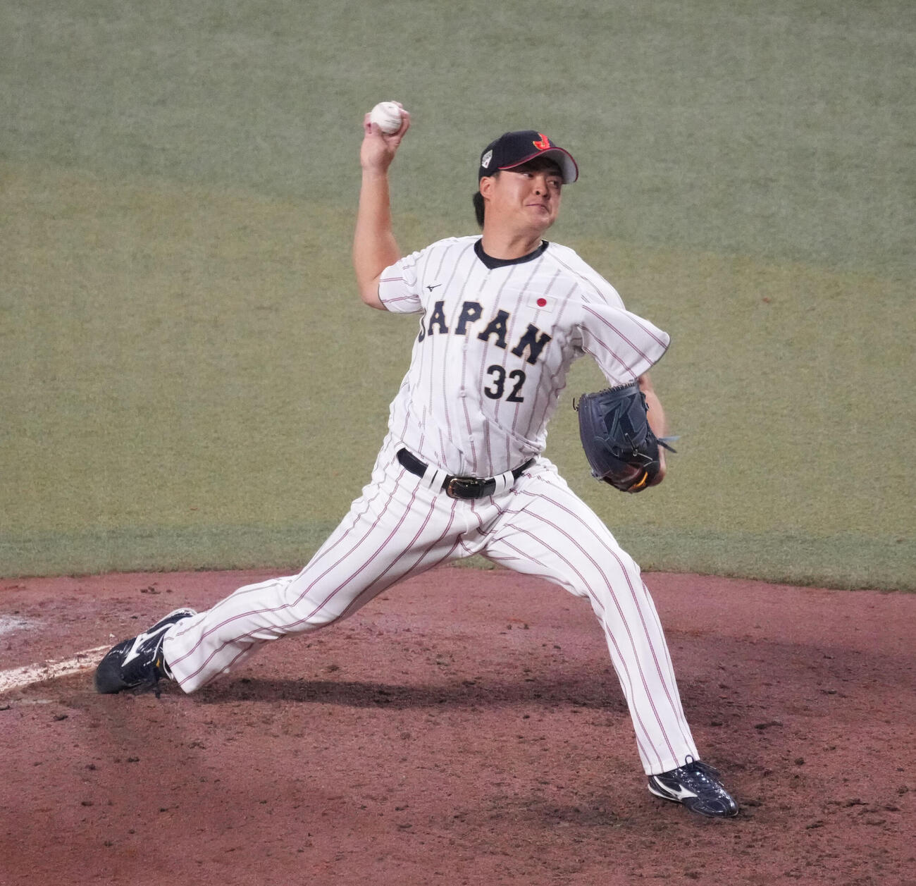 2月27日　日本対中日　8回表、日本5番手で登板する松本健吾