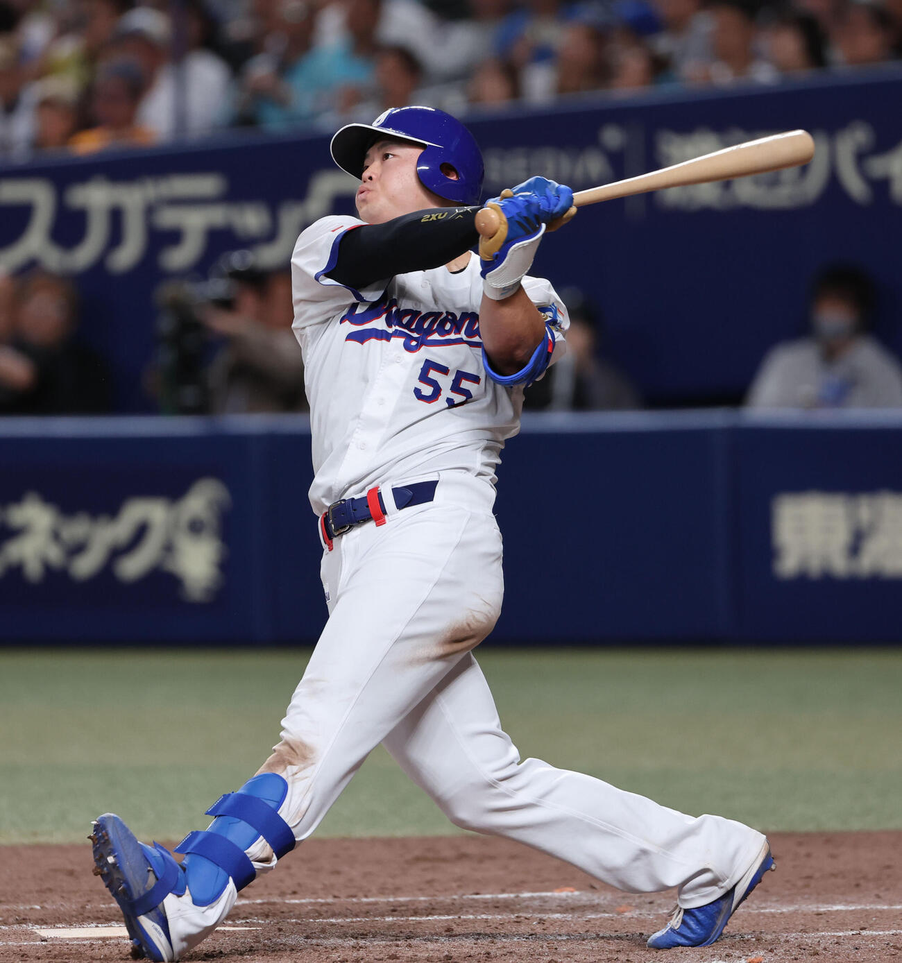 中日対巨人　5回裏中日2死二塁、細川成也は適時打を放つ（撮影・西尾就之）