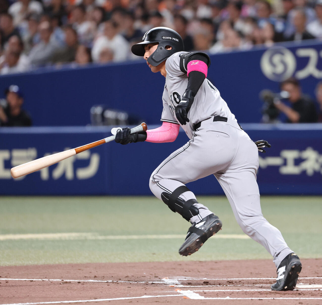 中日対巨人　2回表巨人2死二塁、平山功太は左前適時打を放つ（撮影・西尾就之）