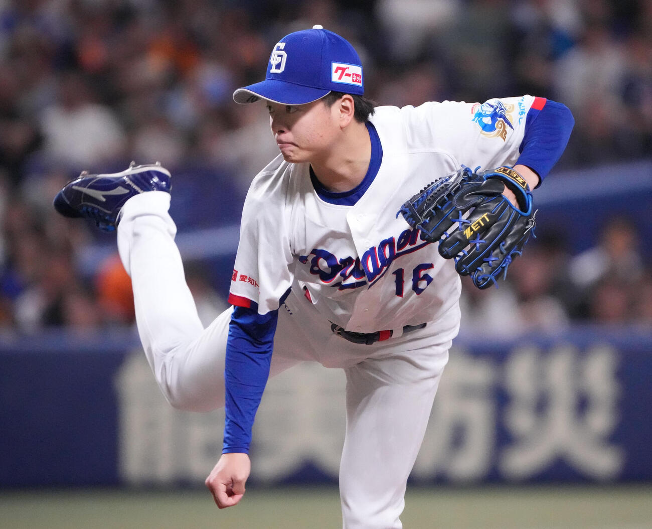中日対巨人　1回表、登板する中日先発の桜井頼之介（撮影・森本幸一）
