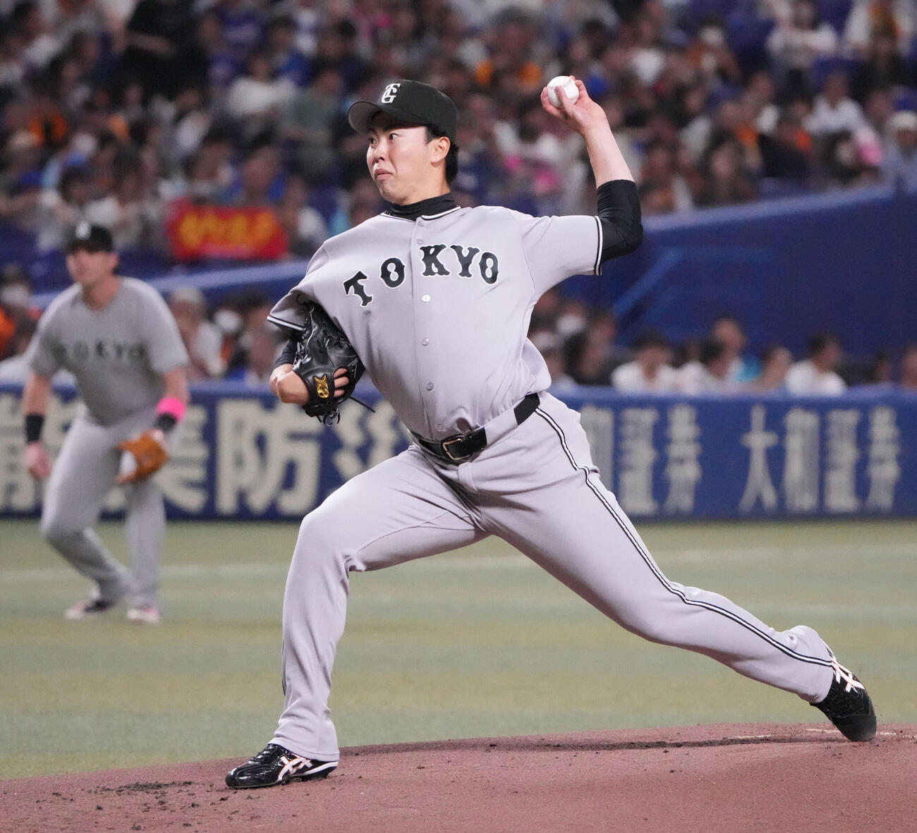 中日対巨人　1回裏、登板する巨人先発の森田駿哉（撮影・森本幸一）