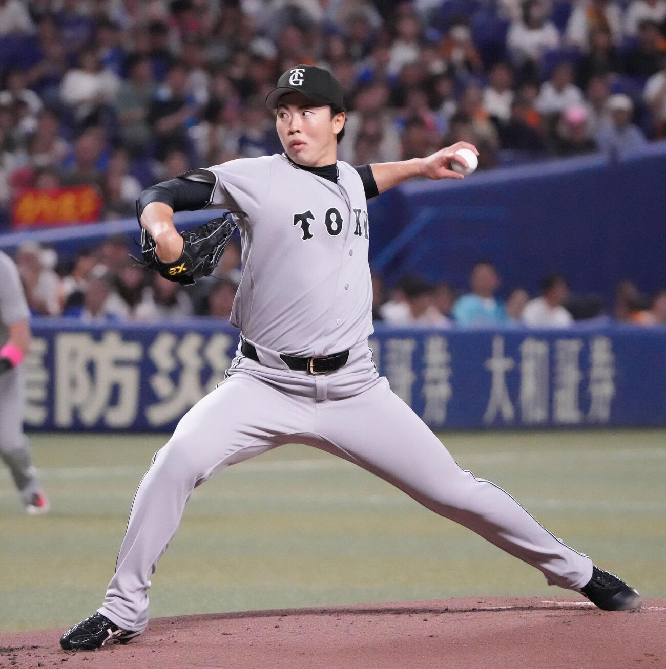 中日対巨人　1回裏、登板する巨人先発の森田駿哉（撮影・森本幸一）