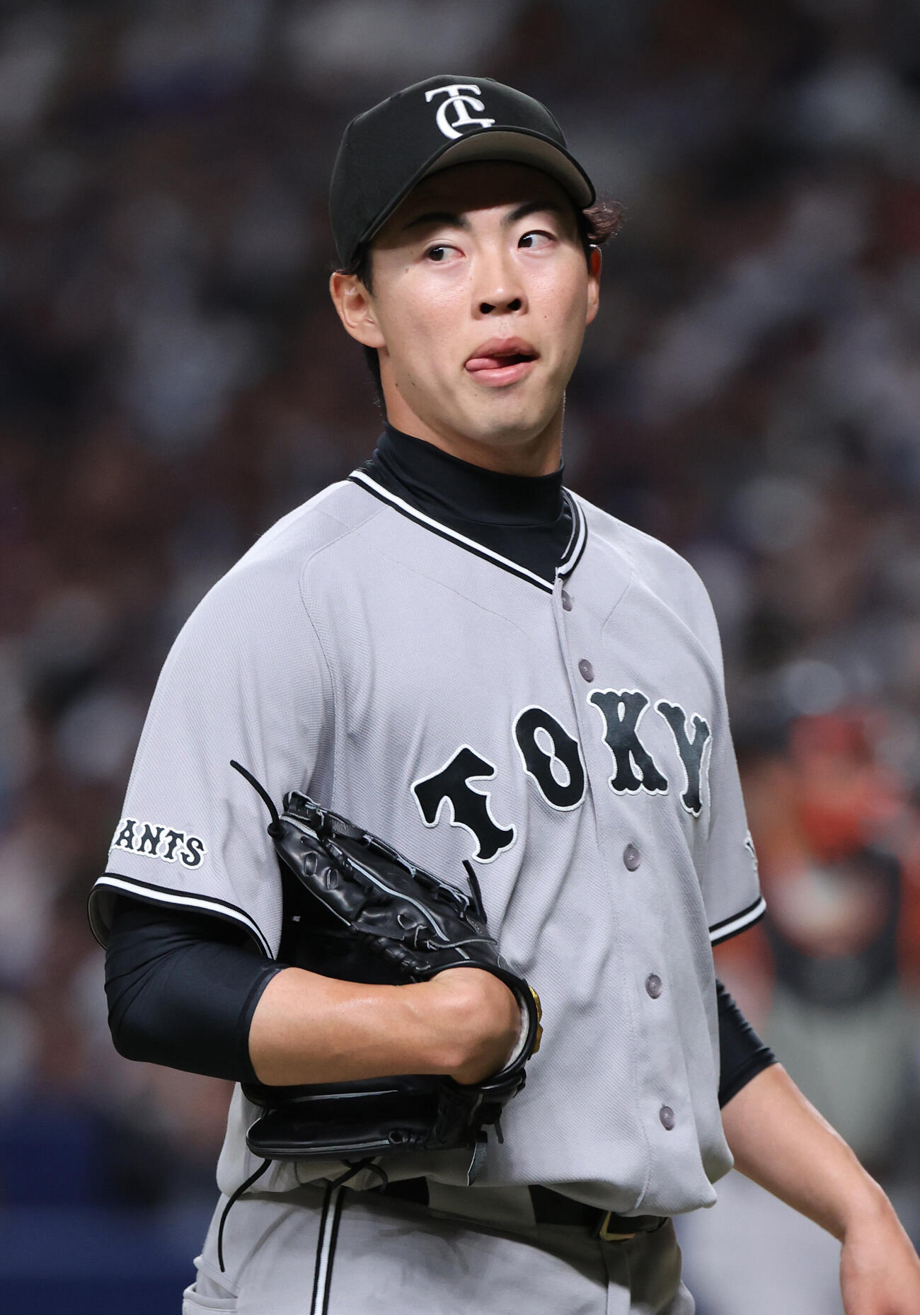 中日対巨人　巨人先発の森田駿哉は1回を抑えベンチに戻る（撮影・西尾就之）