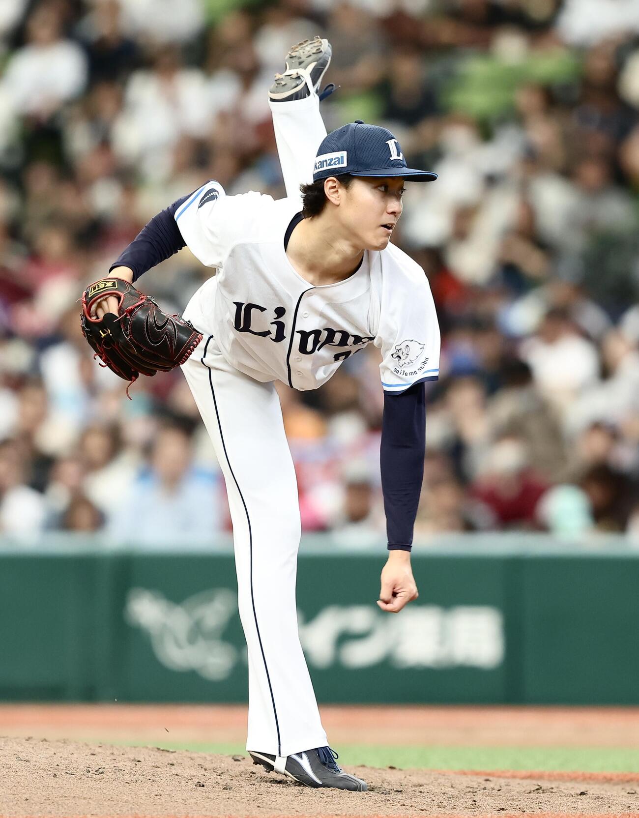 西武対楽天　3回表、力投する菅井信也（撮影・河田真司）