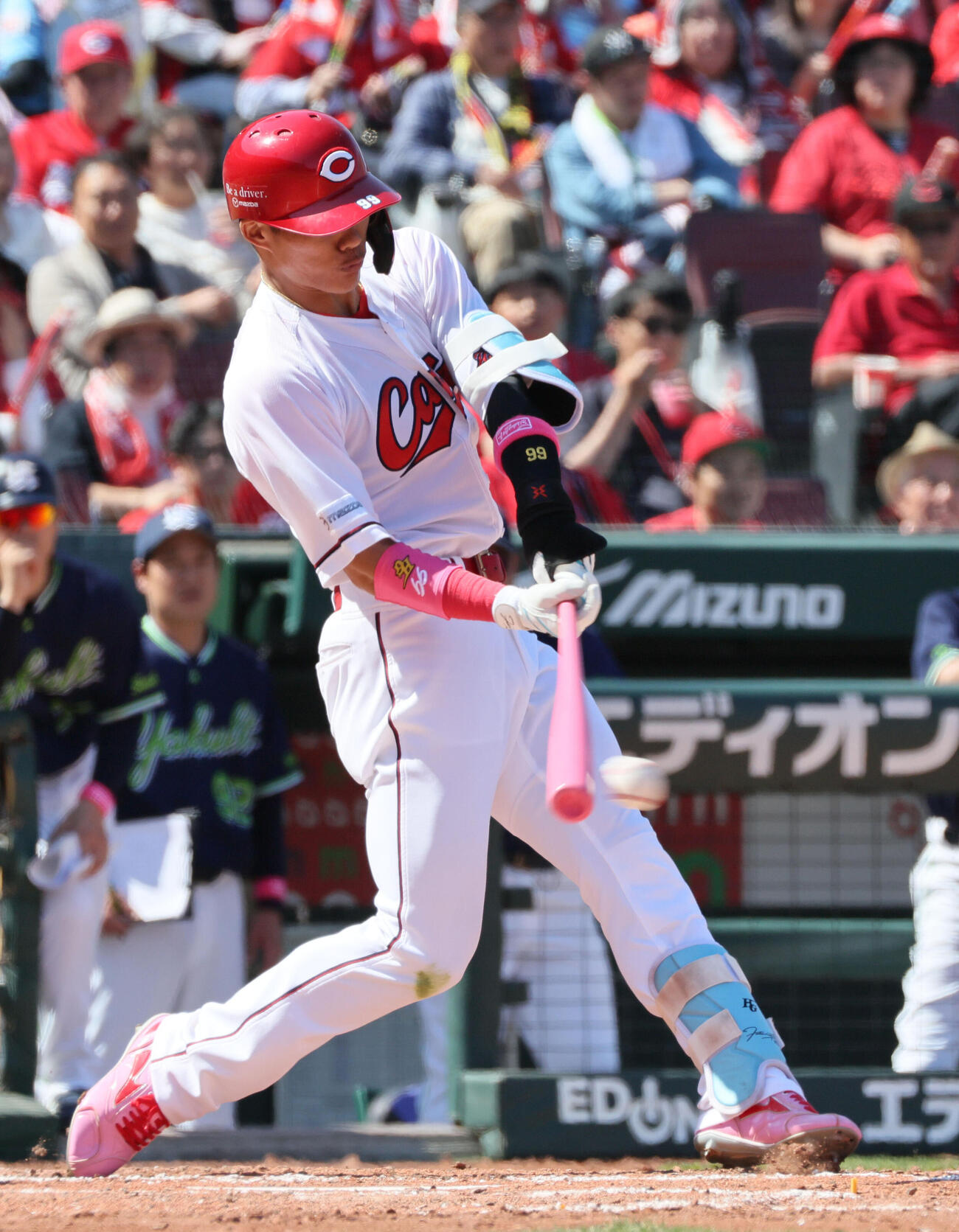 広島対ヤクルト　4回裏広島無死一、三塁、二俣翔一は左前適時打を放つ（撮影・加藤孝規）