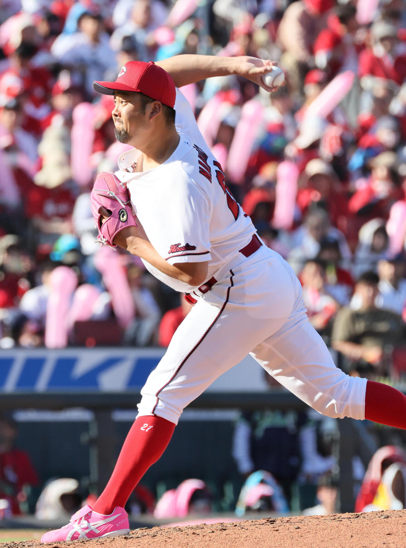 広島対ヤクルト　9回表ヤクルト、広島7番手の中崎翔太（撮影・加藤孝規）