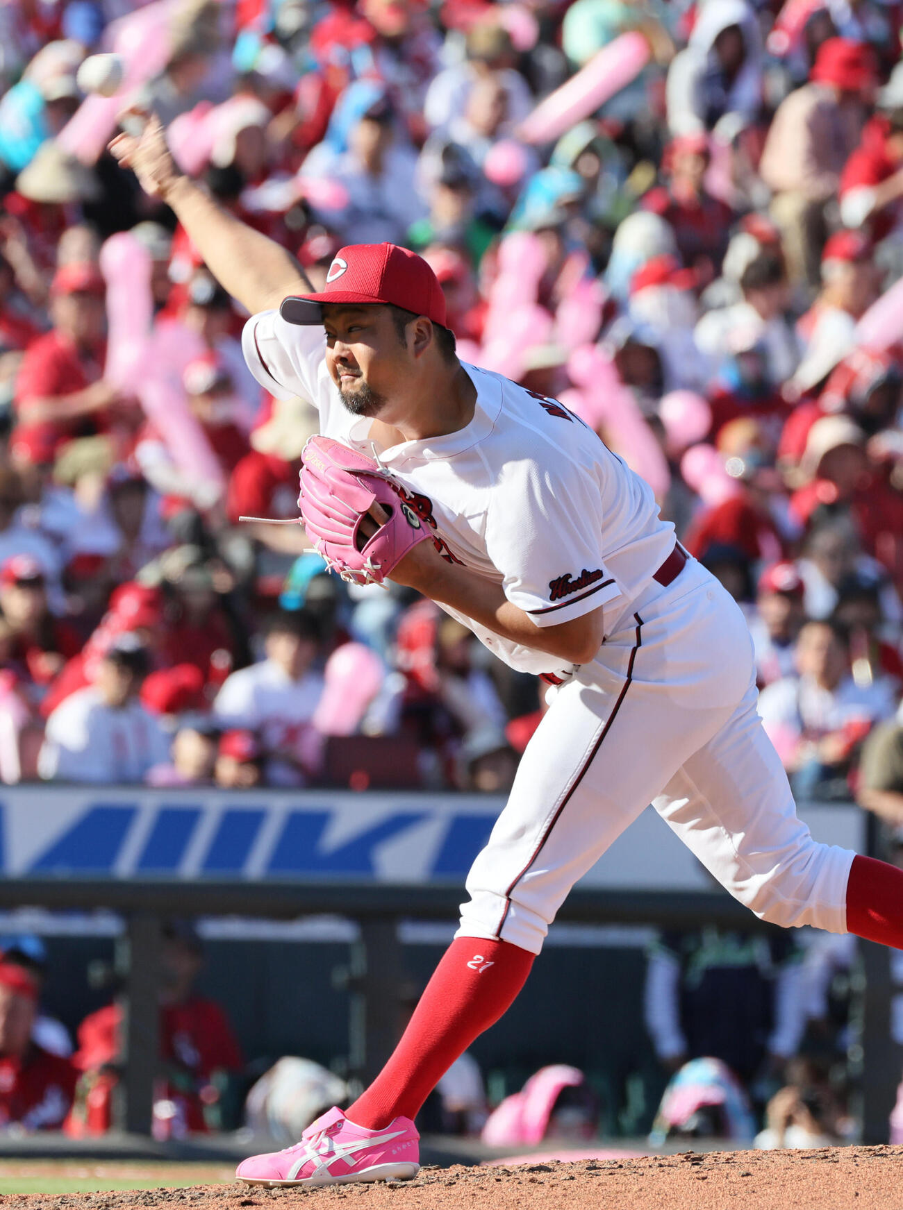 広島対ヤクルト　9回表ヤクルト、広島7番手の中崎翔太（撮影・加藤孝規）