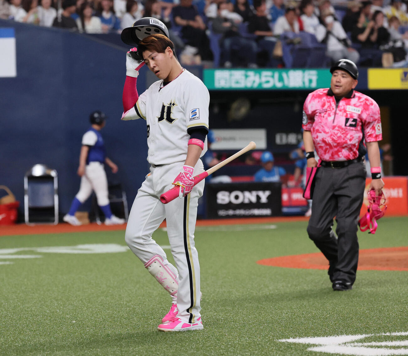 オリックス対日本ハム　4回裏オリックス2死一、三塁、来田涼斗は空振り三振に倒れる（撮影・宮崎幸一）