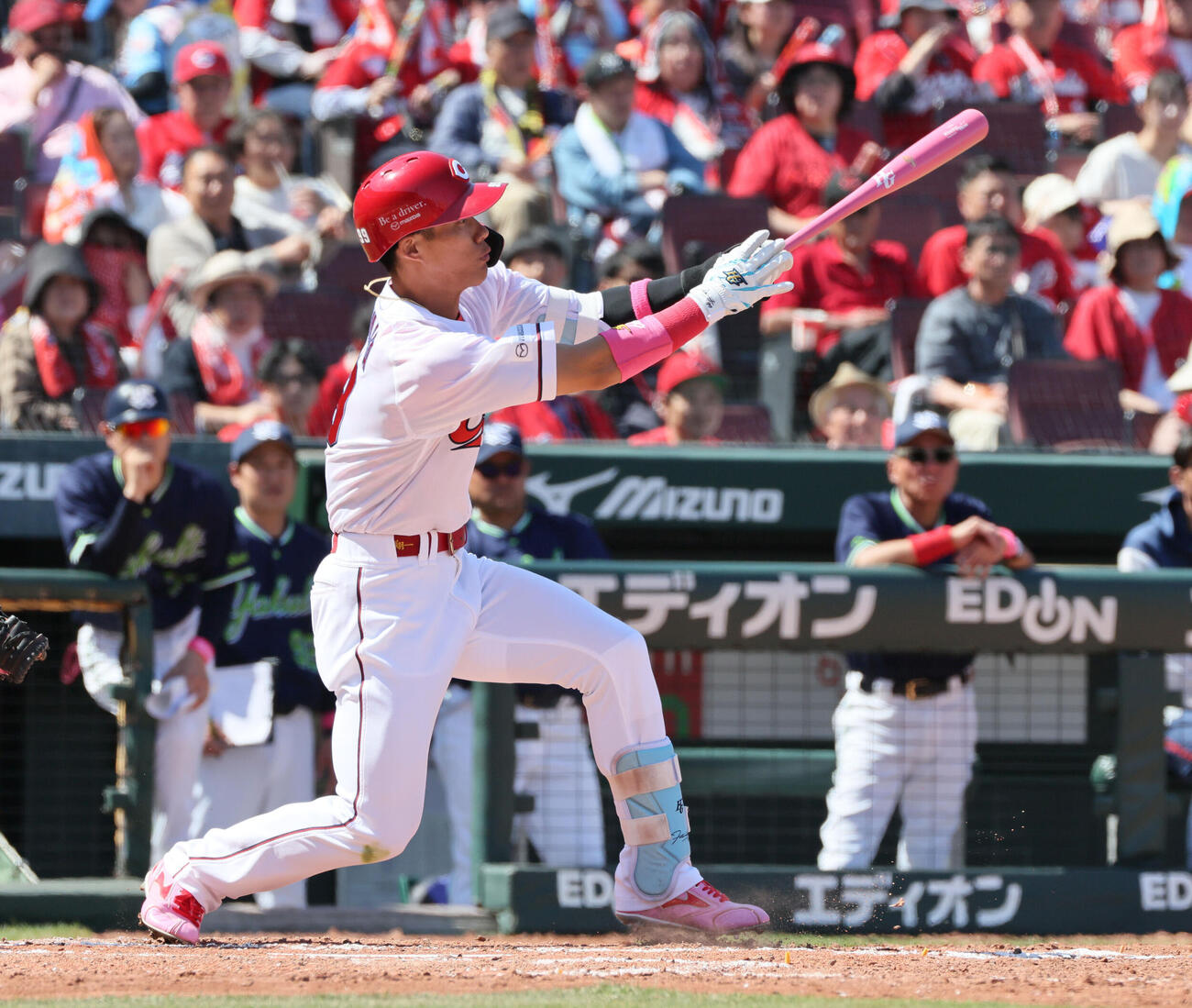 広島対ヤクルト　4回裏広島無死一、三塁、二俣翔一は左前適時打を放つ（撮影・加藤孝規）